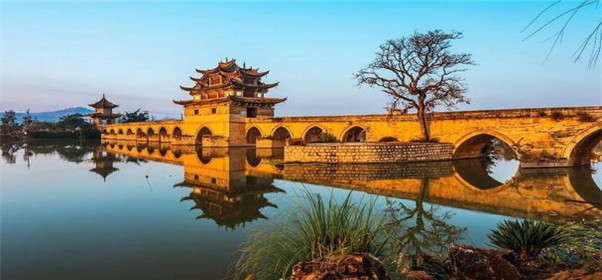 昆明、徏水、元队뀁蒙自、普者黑、罗q뀁红土地7?天摄影全景游